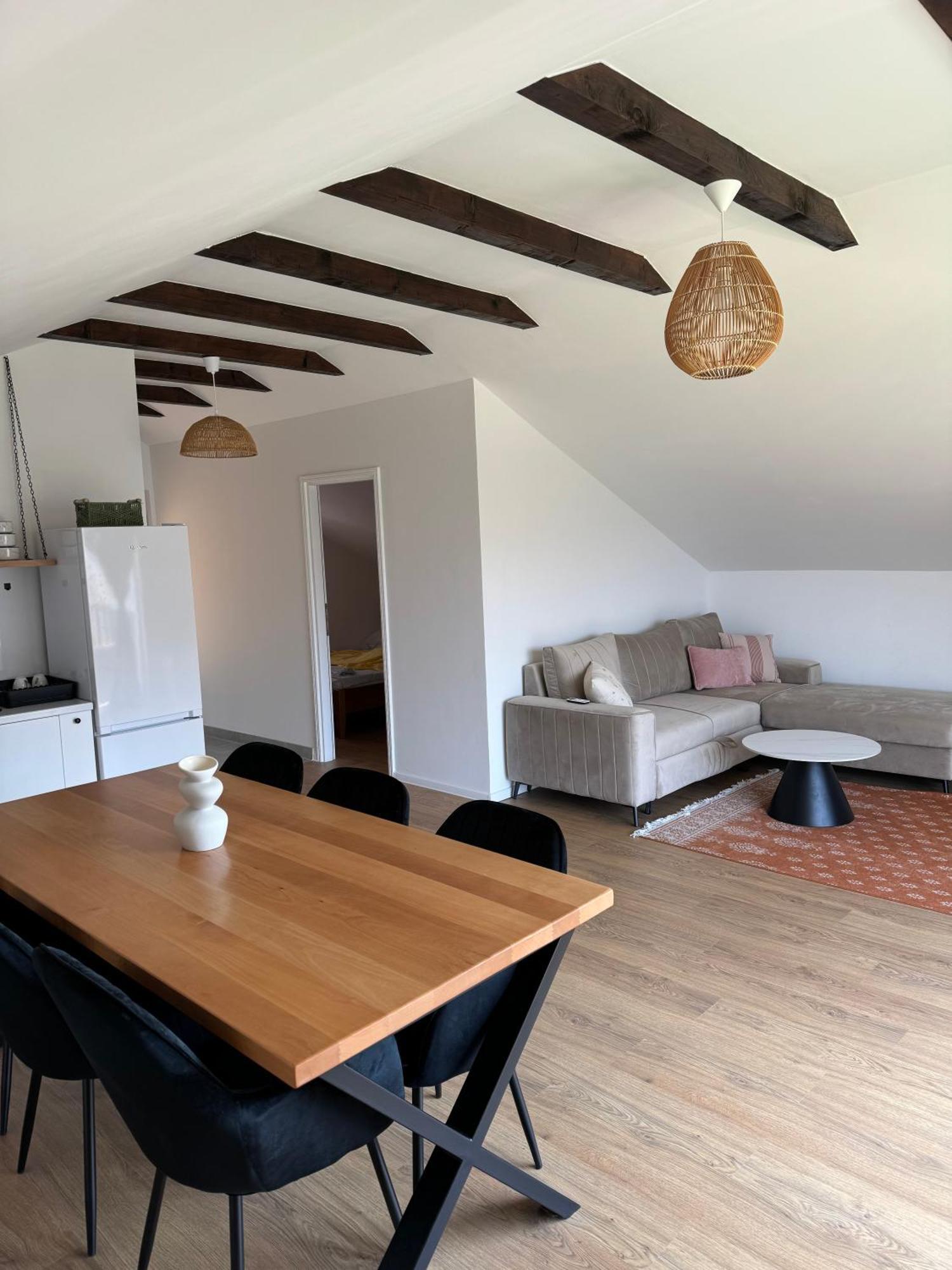 House On The Hill Apartment *